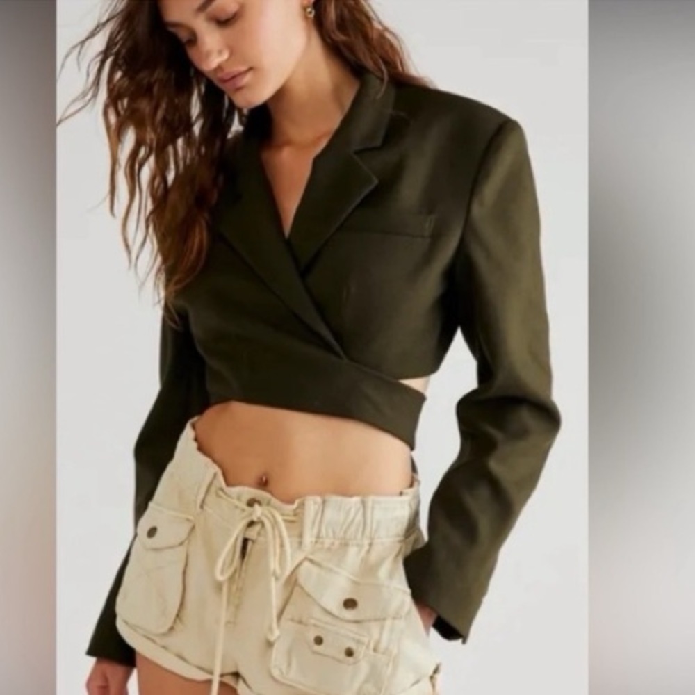Torn by Ronny Kobo cropped blazer set - Picture 2 of 7